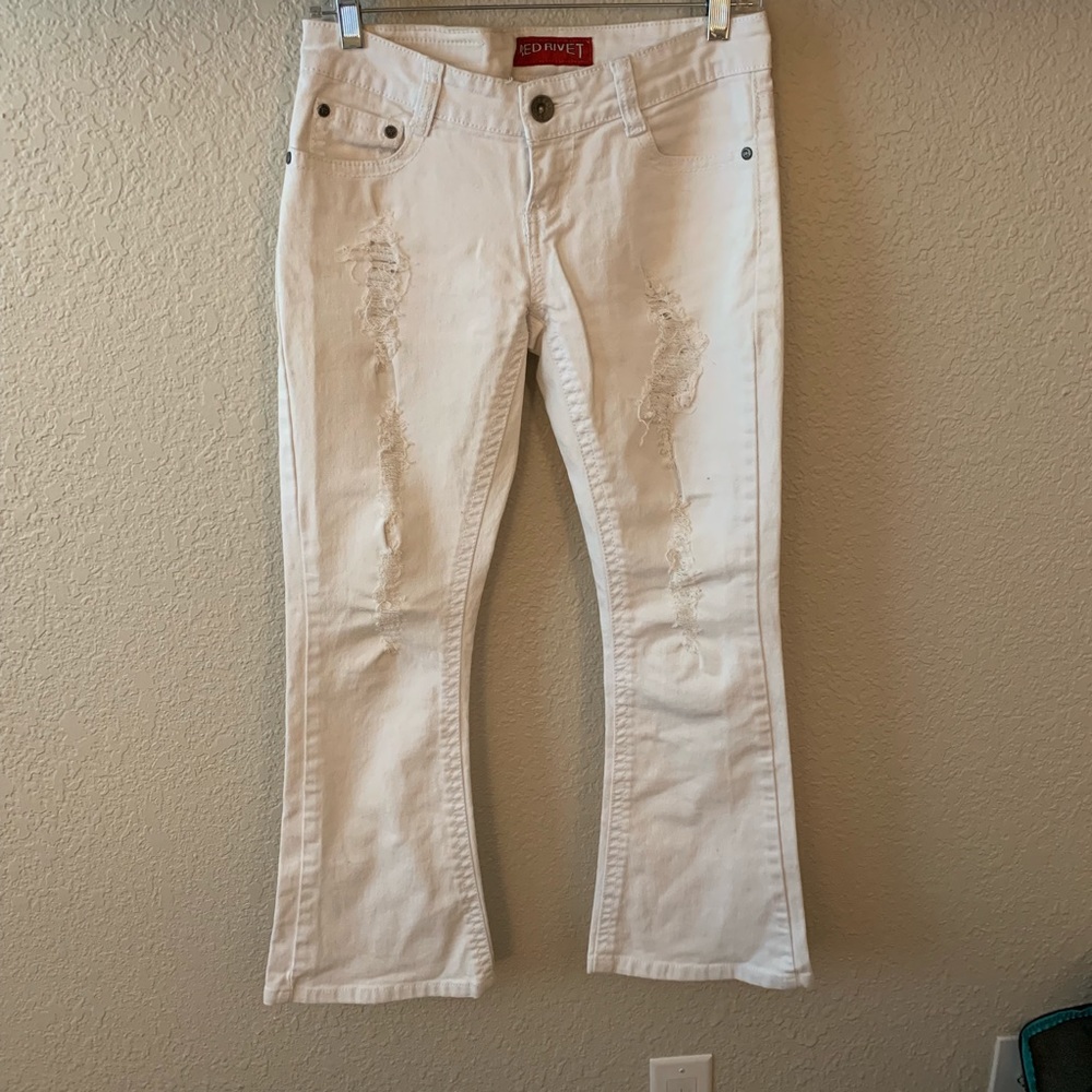 Red Rivet size 7 White Jeans